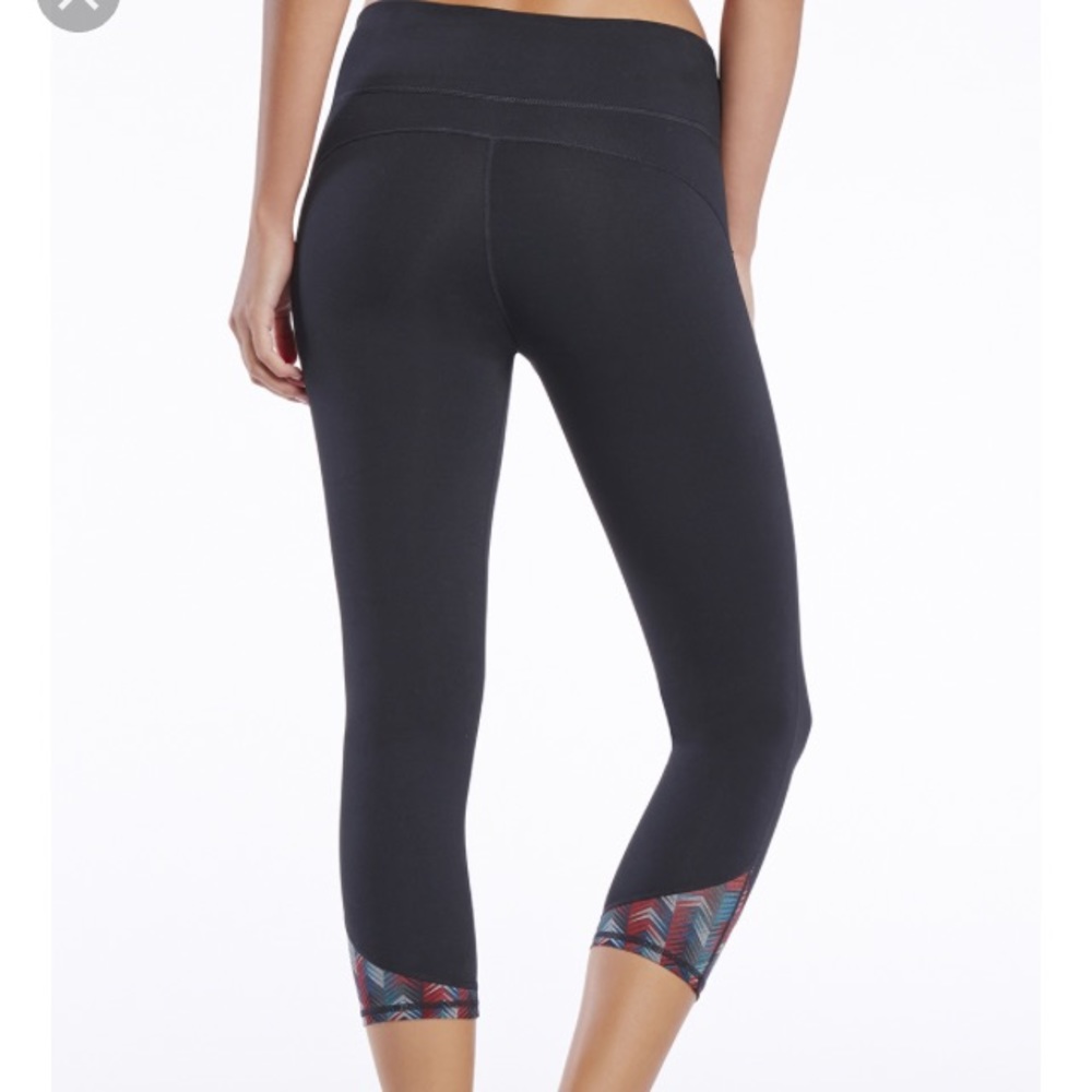 Fabletics Mari Capri. - Picture 2 of 4